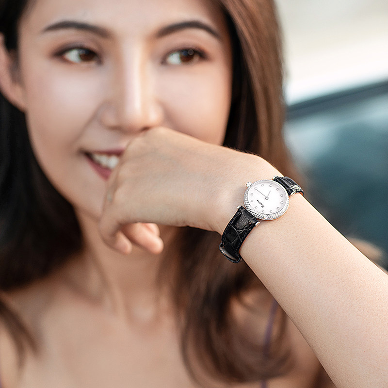 歌时娜精致小表盘女士镶钻简约女表 歌时娜国产腕表