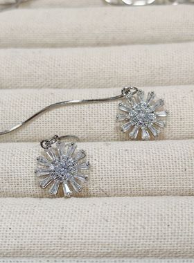 可抽拉调节旋转锆石雪花毛衣链女时尚气质设计感秋冬项链挂件配饰