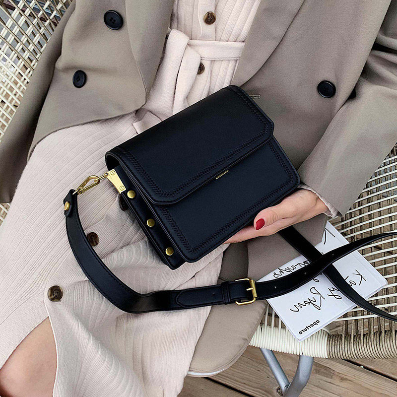 小ck旗舰店官网2020新款女斜挎包 黛茜箱包女士包袋