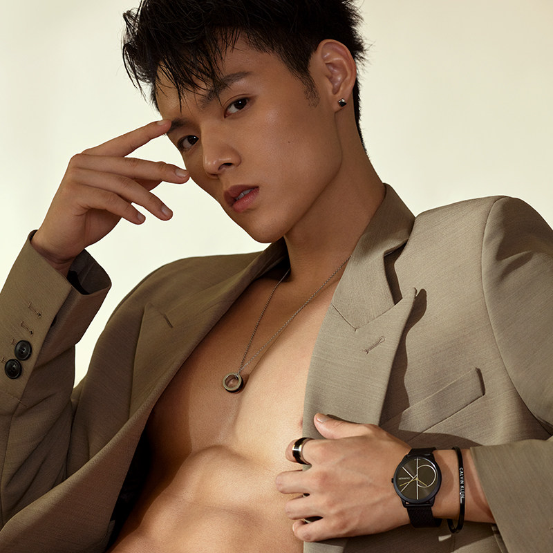 calvin klein专柜正品疾风锁骨吊坠 表库时代项链