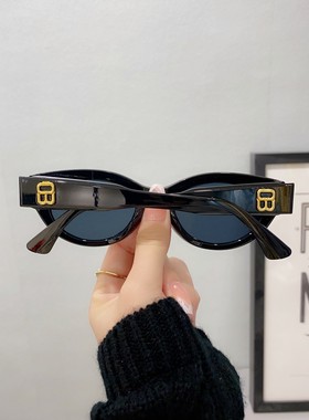 黑色墨镜爱.唯依个性女