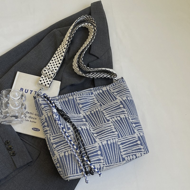 咖啡色宽肩带格子大容量斜挎包布包2025新款潮时尚百搭托特包女,淘宝优惠券,粉丝福利购,淘宝优惠卷