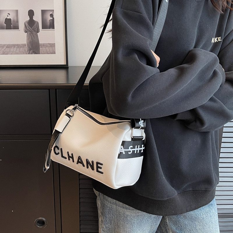 今年流行的休闲柔软宽肩带枕头包女2023新款潮时尚百搭单肩斜挎包,淘宝优惠券,粉丝福利购,淘宝优惠卷