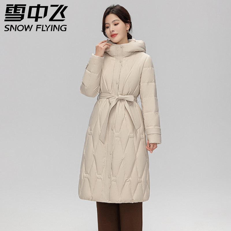 雪中飞羽绒服女款新款冬季长款过膝连帽收腰显瘦时尚休闲外套