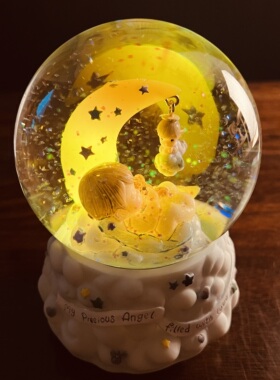 发光飘雪治愈水晶球情人生日礼物