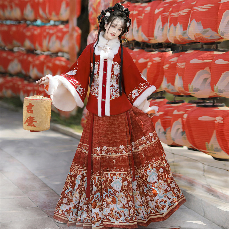 原创【瑞马祥年】明制拜年汉服女方领刺绣比甲马面裙冬款加绒套装,淘宝优惠券,粉丝福利购,淘宝优惠卷