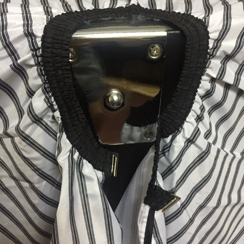 Экспорт мужской парикмахерской парикмахерский парикмахерский парикмахерский парикмахер Barbercape2 в ретро -черно -белая полоса