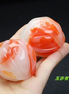 和田玉核桃把件戈壁玉鸡血玉核桃健身手球新疆金丝玉鸡血红手把件