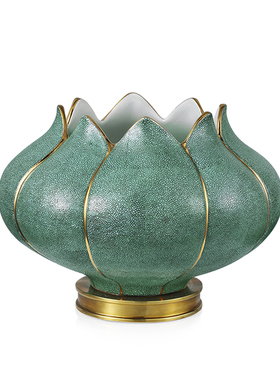 新中式风轻奢陶瓷镶铜摆件