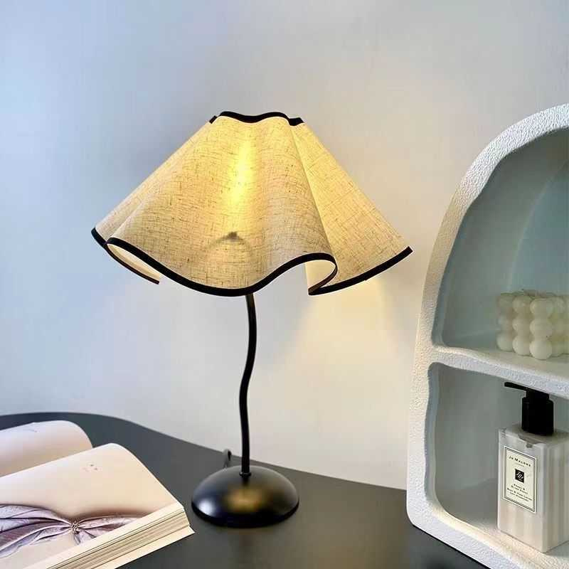 花瓣伞ins高级感简约中古台灯小夜灯卧室床头书房氛围灯