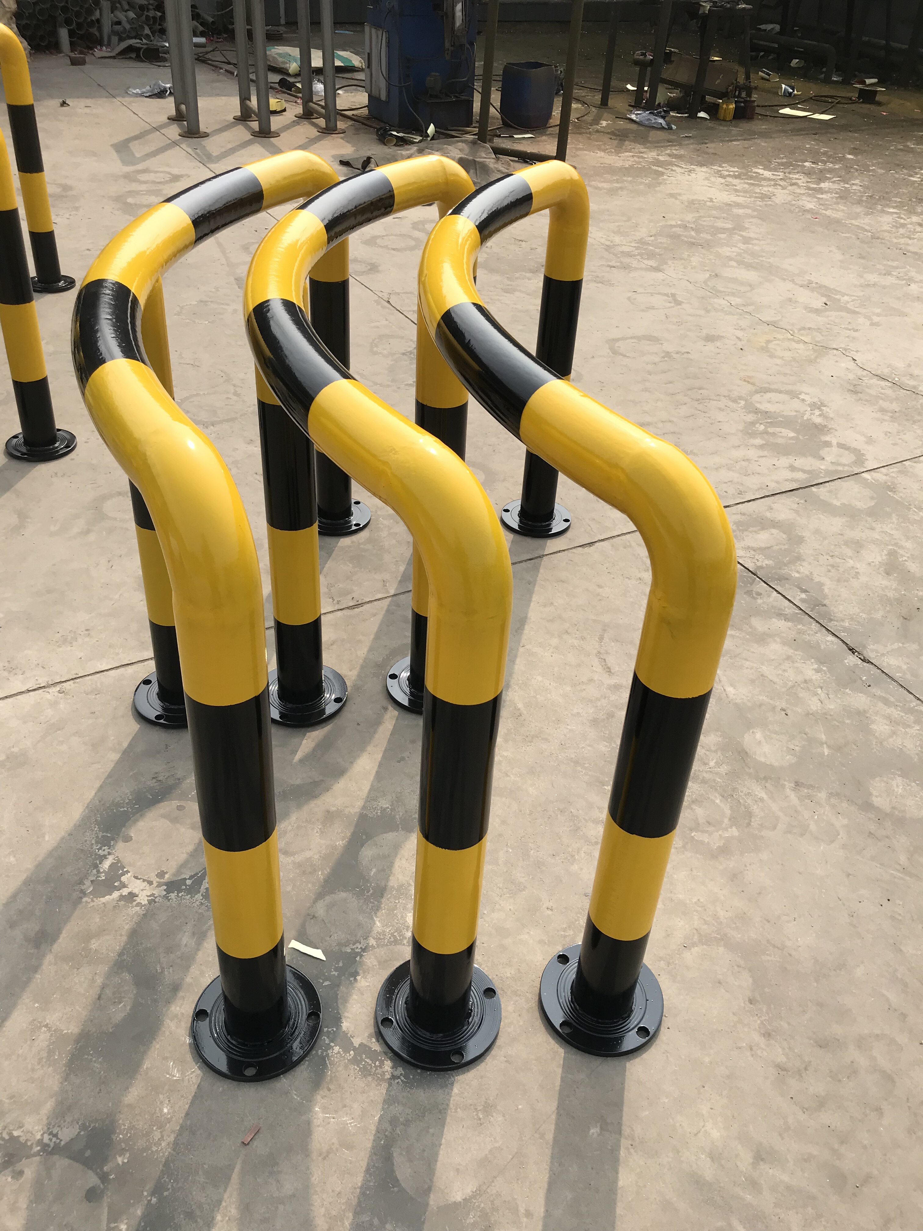 加油站岛m型防撞护栏防撞杆加油站防撞柱u型护栏弧形护栏定制定做