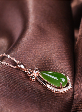 天然和田玉棱形女士款挂件吊坠