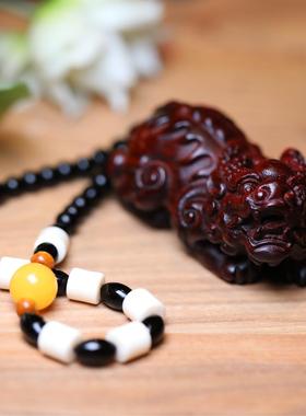 小叶紫檀实木雕刻貔貅手持把玩件汽车吊坠挂饰男女款随身携带文玩