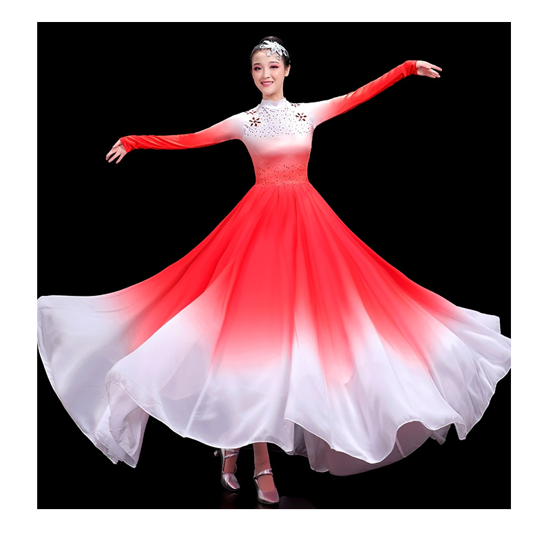 灯火里的中国舞蹈长裙盛开中国梦歌伴舞大摆裙现代舞红歌合唱演出