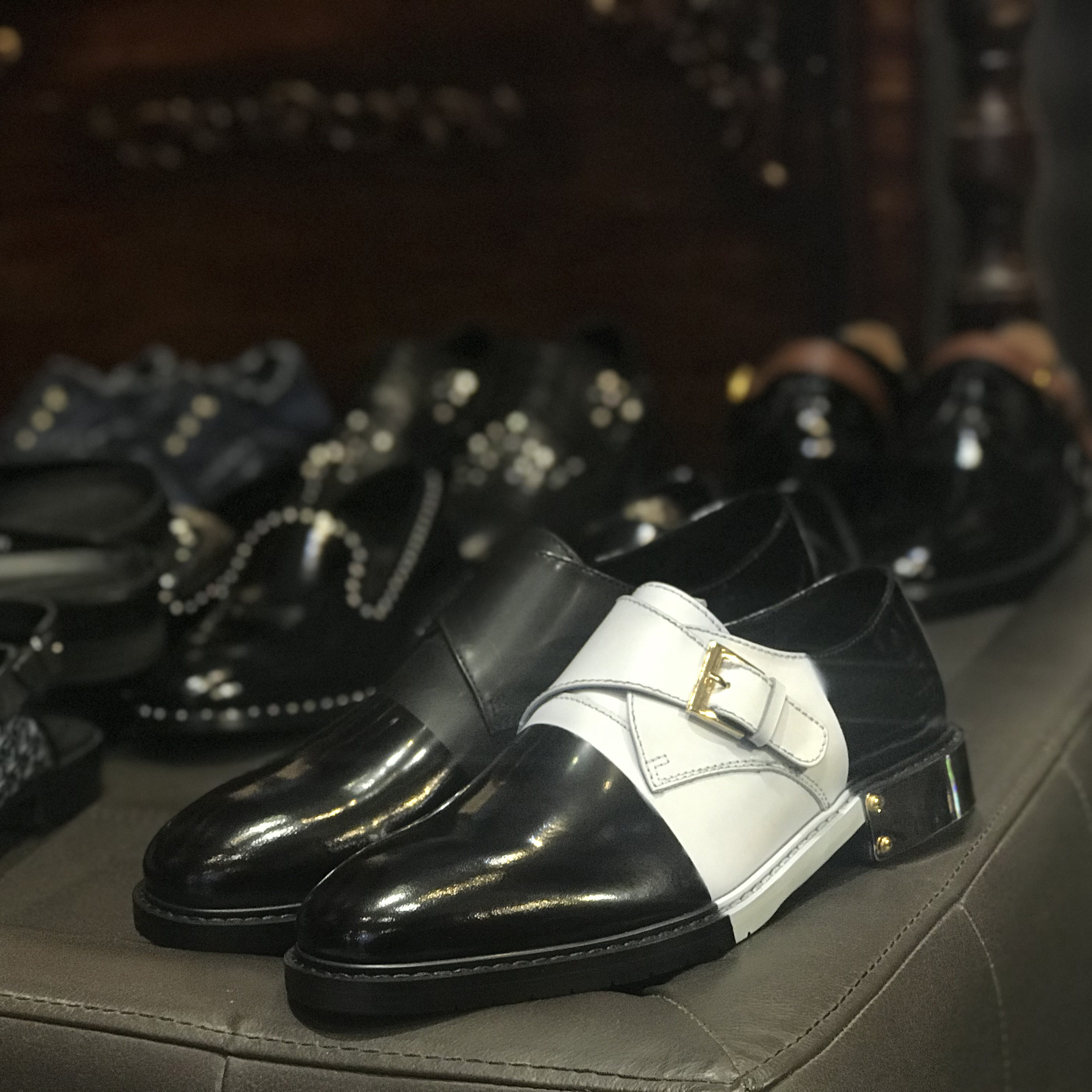 JINIWU吾倪季2025经典绅士高档僧侣鞋纯黑金属鞋跟孟克鞋扣搭皮鞋,淘宝优惠券,粉丝福利购,淘宝优惠卷