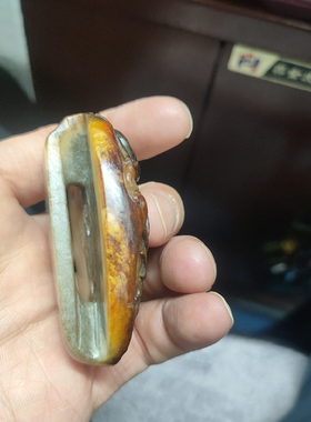 和田籽料皮带扣克重：93.3克规格：32.5mm