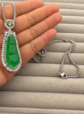 仿翡翠绿平安牌项链轻奢高级感气质女配饰秋冬挂件新中式国风配饰