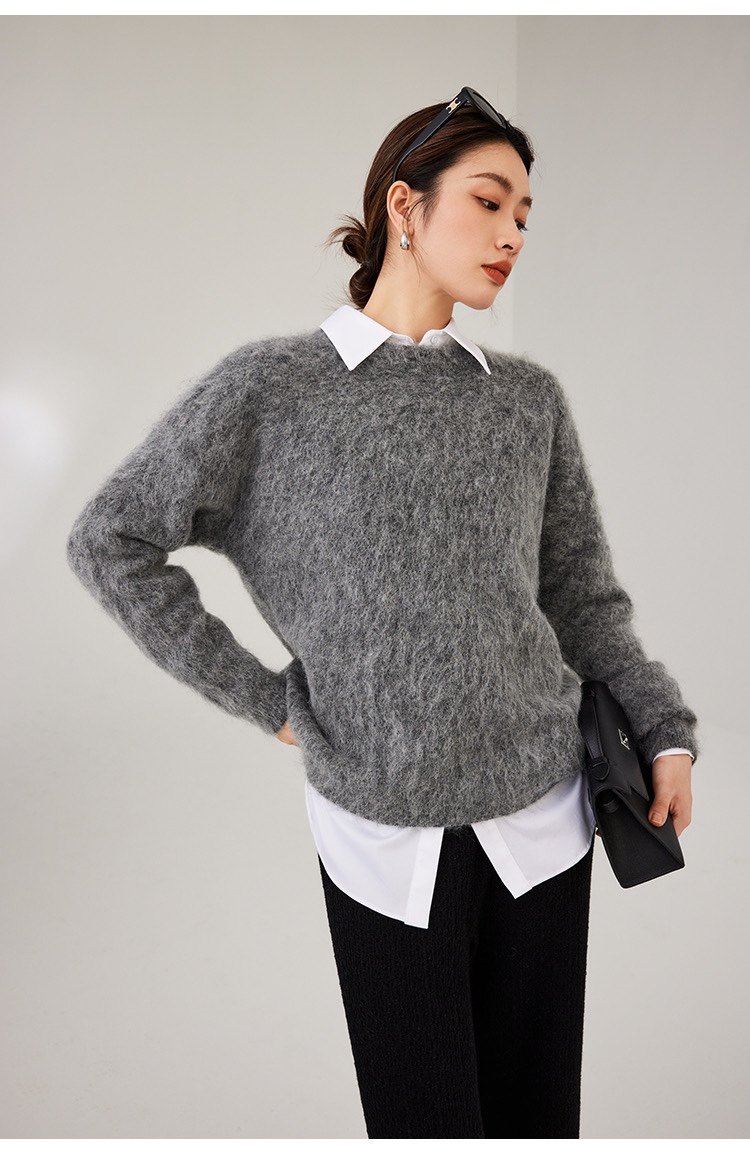 2022秋冬新品康宝莱baby软糯马海毛拉毛慵懒圆领套头衫毛衣女