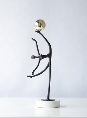 意式高级感小众体操女孩雕塑摆件