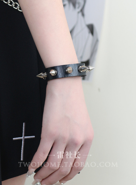 亚文化暗黑朋克风铆钉腕带皮手环