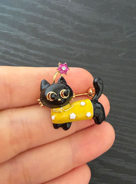 可爱呆萌黄色背心萌趣猫咪铜质别针胸针