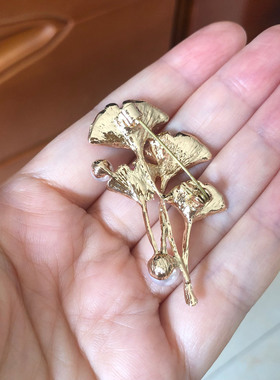 靓丽珍珠银杏叶款式叶子造型别针胸针