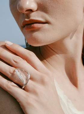 秋冬高级感轻奢花瓣露晨开口戒指