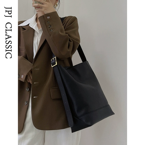 Небольшая дизайнерская демисезонная кожаная вместительная и большая сумка через плечо, универсальная сумка подмышку, из хлопка и льна