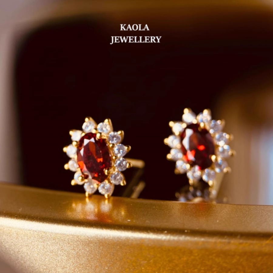 戴妃款椭圆蓝宝石耳钉 女红宝石纯银18K金镶钻皇家蓝高级感礼物潮 - 图1