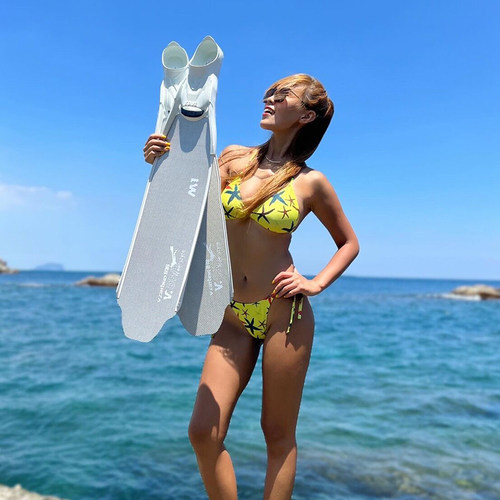 台北vdive自由潜水专业脚蹼 F818碳纤长脚蹼 美人鱼训练脚蹼教练 - 图1