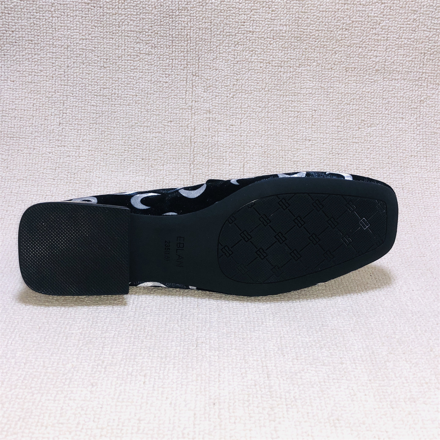 EBLAN伊伴撤柜断码女鞋乐福鞋女平底一脚蹬舒适百度通勤豆豆鞋女,淘宝优惠券,粉丝福利购,淘宝优惠卷