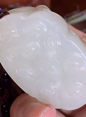 新疆和田玉籽料苏工莲蓬把件清仓