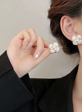 法式复古珍珠项链气质山茶花瓣锁骨链新娘颈链婚纱晚礼服三件套装