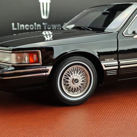 Lincoln alloy full simulation car model