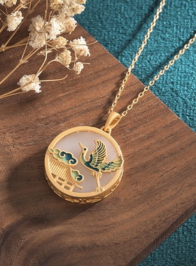 旅游景点夜市货源中国风冷珐琅烤漆镶嵌仿和田玉赫赫有名仙鹤项链