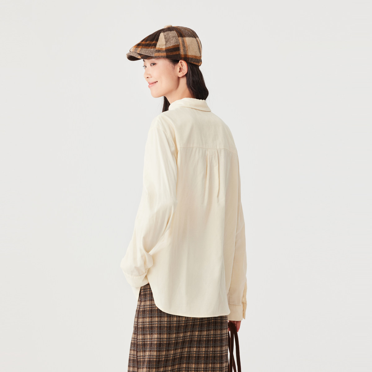 飞鸟和新酒商场同款女装新款复古灯芯绒纯棉衬衫女FR470082008