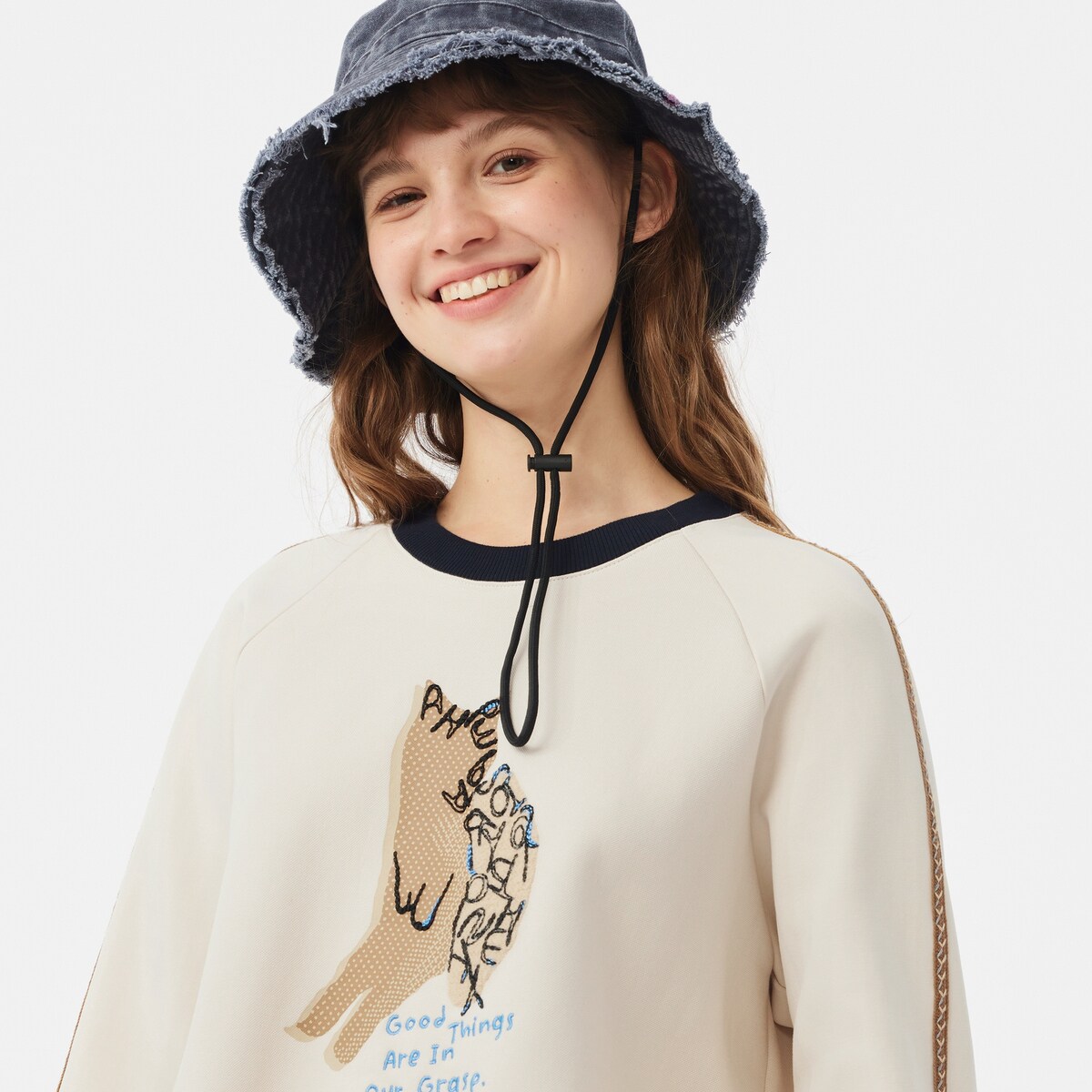 飞鸟和新酒商场同款女装洋气新款圆领小个子短款卫衣FZ41010012