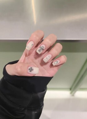 手工穿戴甲美甲高级简约绝美ins风美甲甲片成品奶白碎钻穿戴甲