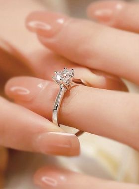 18k白金色莫桑戒指经典50分六爪钻戒指1克拉钻戒婚戒婚礼拍照轻奢