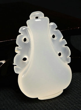 宝瓶女士白玉髓玛瑙冰透挂件吊坠