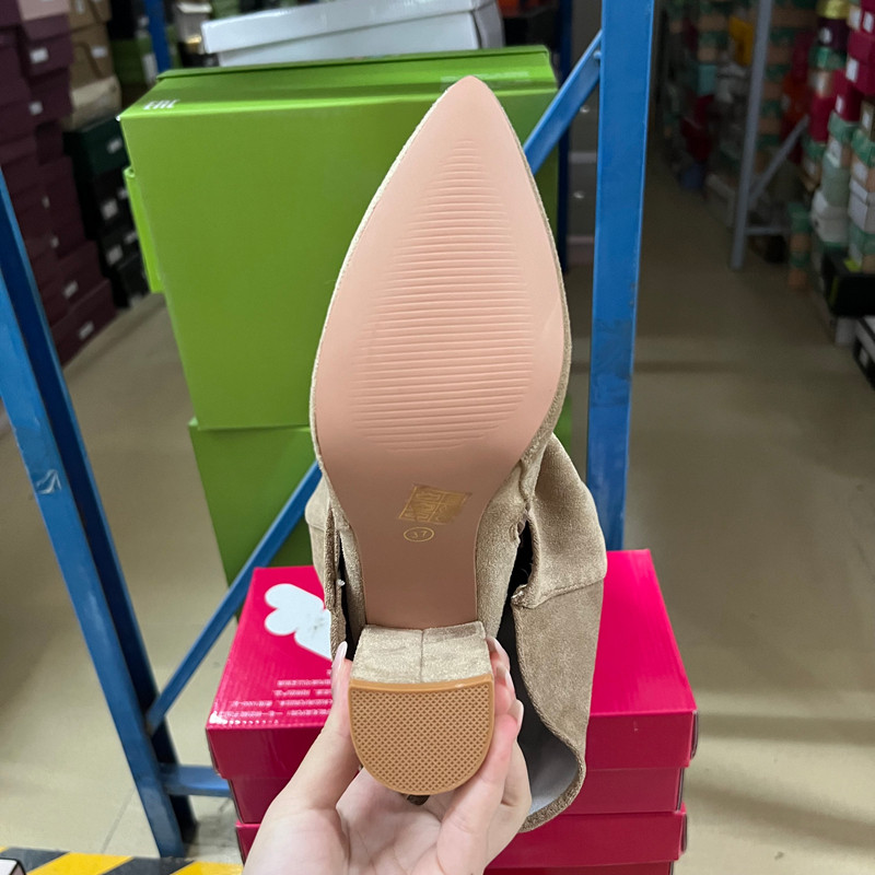 欧美风复古断码捡漏女靴尖头粗高跟皮带扣冬季显瘦长筒靴,淘宝优惠券,粉丝福利购,淘宝优惠卷