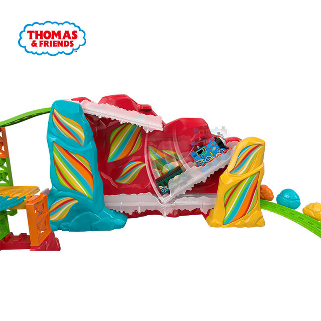 thomas rainbow mountain set