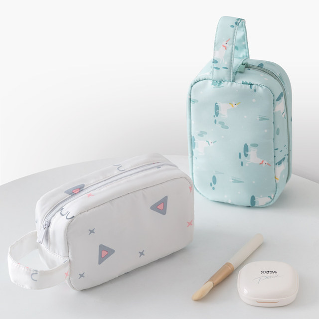 Portable cosmetic bag
