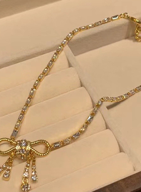 小众设计款蝴蝶结流苏水钻项链