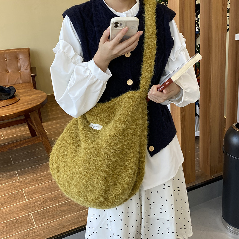 2025秋冬新款毛绒包包女百搭可爱大容量单肩包可调节斜挎包,淘宝优惠券,粉丝福利购,淘宝优惠卷