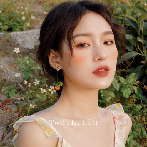 Two.L.Liu 夏日耳环女三色球吊坠春天出游度假百搭显脸瘦耳针耳夹 - 图1