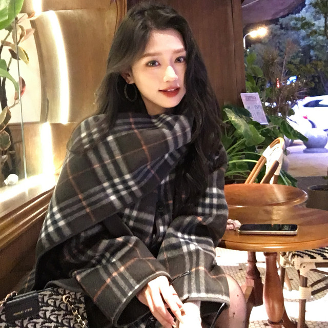 Reversible plaid short woolen jacket