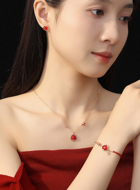 原创爱心福字萌马手绳玫瑰金红玛瑙本命年马年红绳手链纯银手饰品