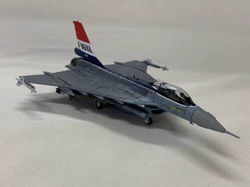 S14 1/144 美国空军 F16XL战斗机 F-16XL XL-1原型75-0749 合金 - 图2