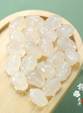 16*10mm白色兔宝宝天然玛瑙